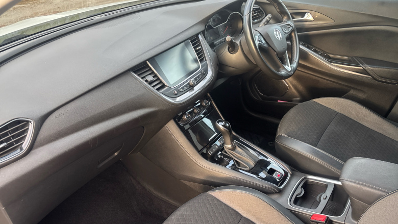 Vauxhall Grandland X 1.6 Turbo D Sport Nav 5dr Auto Diesel Hatchback